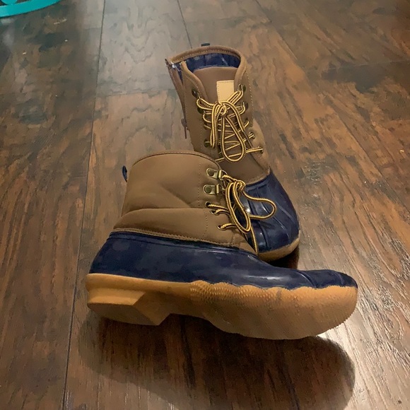 crown & ivy Shoes - crown & ivy duck boots navy and brown